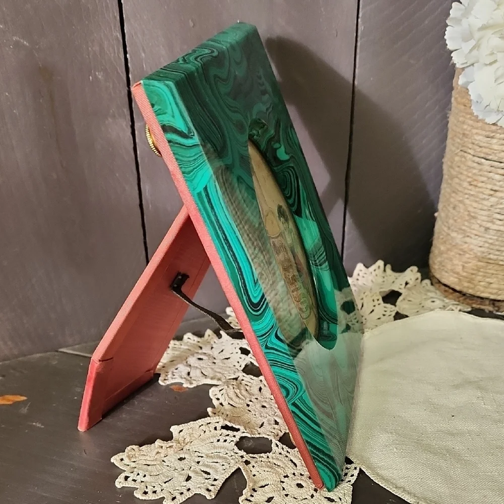 Vtg Faux Malachite High quality Art Picture Frame With Art 5x7